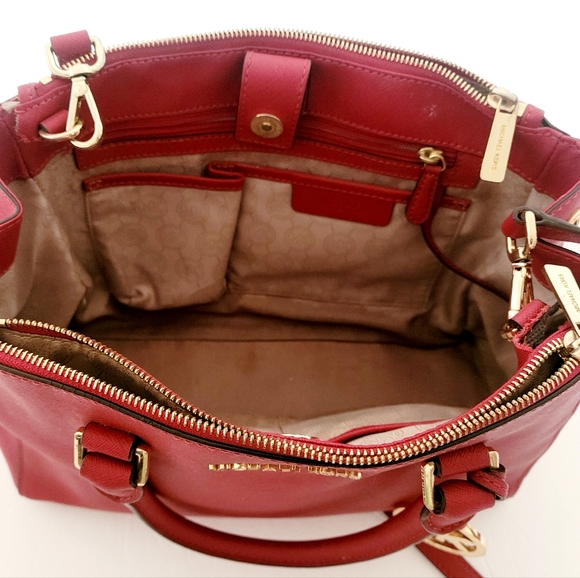 Michael Kors Sutton Medium Bag - Picture 8 of 12